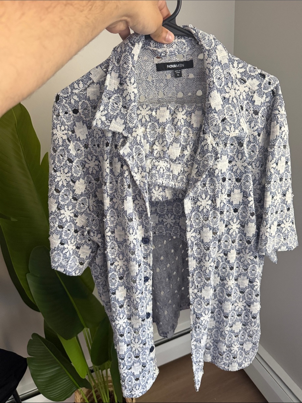 Fashion Nova Men's Blue and White Lace-Pattern Short Sleeve Button-Down Shirt